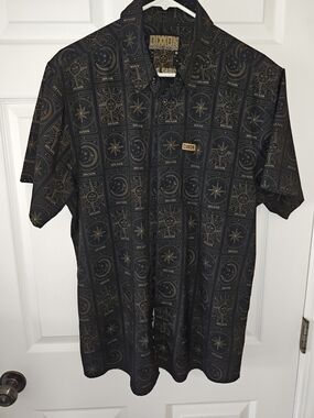 Dixxon The Card Party Shirt in men’s size Medium. Excellent condition.